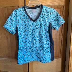 Cherokee scrub top